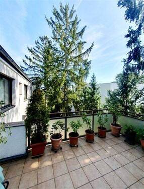 Balkon - 2 Zimmer Etagenwohnung in Wiesbaden