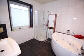 Dusch- und Wannenbad - 