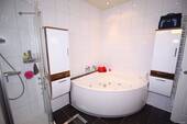 Dusch- und Wannenbad - 