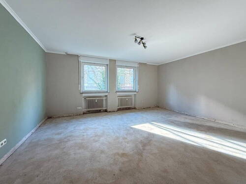 Wohnzimmer - 2 Zimmer Etagenwohnung zum Kaufen in Frankfurt am Main