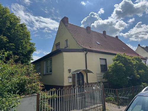 Straßenansicht.JPG - Einfamilienhaus in Schora - 65.000,00 EUR Kaufpreis, ca.  110,00 m² Wohnfläche
