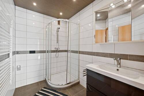 Badezimmer - Etagenwohnung mit 83,00 m&sup2; in Biblis zum Kaufen