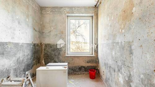 B 1. OG Schlafzimmer 1 - 
