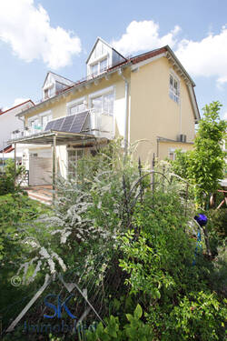 Hausansicht v. d. Seite - 5 Zimmer Doppelhaushälfte in Puchheim / Puchheim-Bahnhof
