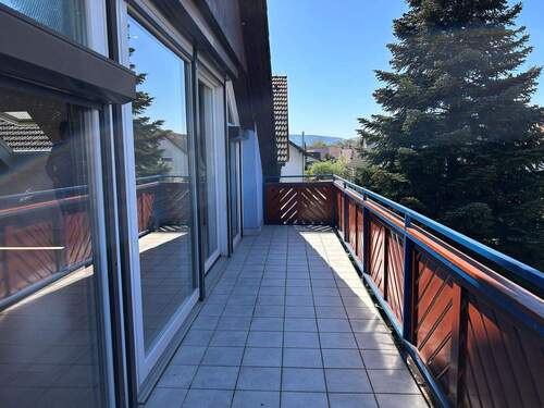 Hinterhaus - Wohnung 02 - Balkon im Dachgeschoss - 