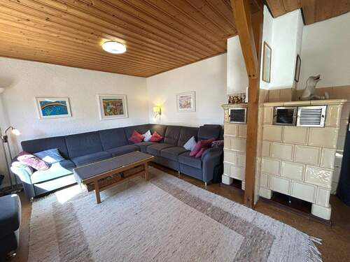 Vorderhaus - Wohnzimmer im Obergeschoss - 