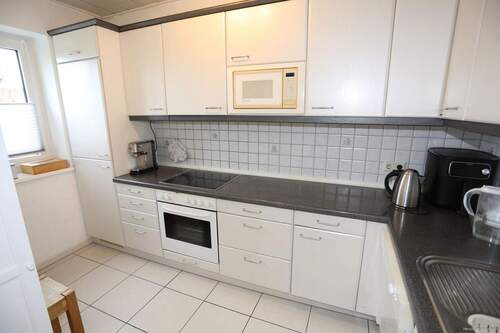 Küche mit Einbauküche - 