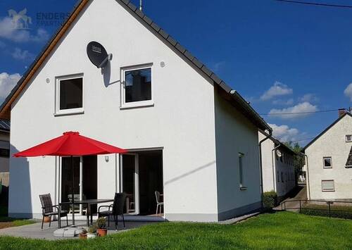 Bild 1 - Energetisch und modernes Einfamilienhaus in idyllischer Lage der Vulkaneifel - Ferienhaus geeignet!