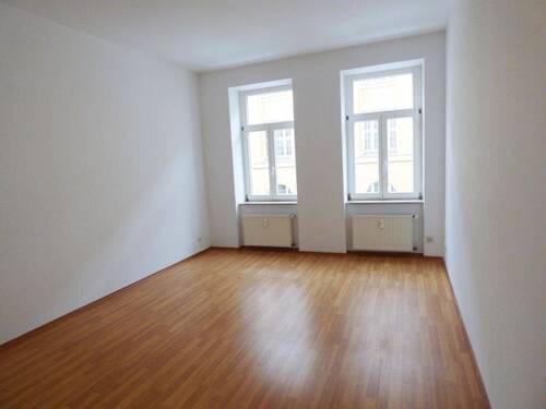 Zimmer 2 - 