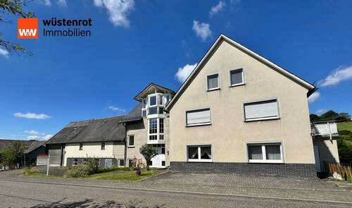 Außen vorne - 'Leben & Arbeiten auf dem Land - Zweifamilienhaus mit Scheunen und viel Raum für Ideen'