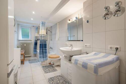 Bad Einheit UG rechts - 