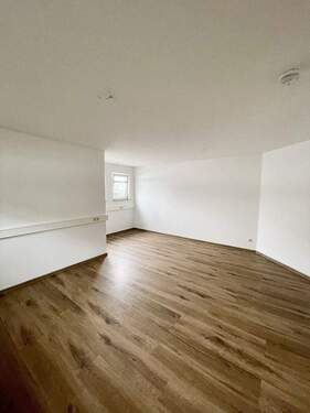 Wohnzimmer - 3 Zimmer Etagenwohnung in Dresden