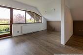 Schlafzimmer DG mit Balkon - 