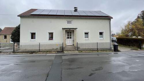 Straßenseite - 6 Zimmer Einfamilienhaus zum Kaufen in Pulsnitz
