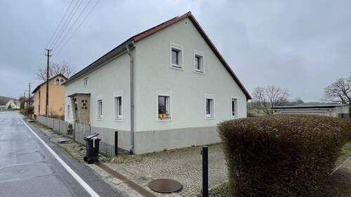 Straßenseite - 