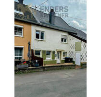 Charmantes Reihenhaus in Birresborn mit Kamin, 4 Zimmern & Potenzial