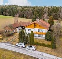 Land & Leben vereint: Großzügiges Landhaus mit 15.755 m² Grundstück in Eging am See