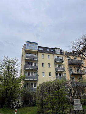 Bild 1 - Vermietete 2-Zi-Wohnung mit Balkon, EBK und Duplex Parker