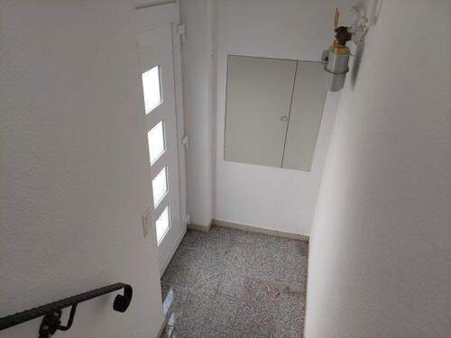 Treppenzugang zur OG-Wohnung EFH/ZFH - 