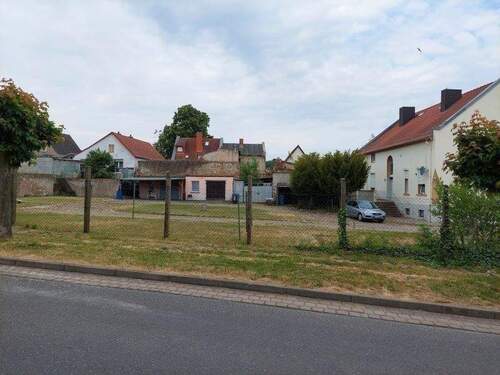 Grundstücksansicht von der Straße (2) - 