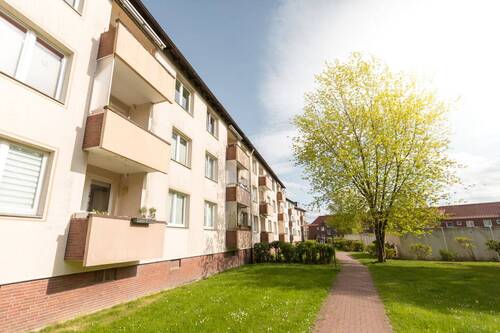 Wismarer Str. 3,5,7,9,11,13,15 - TMZ_0269.jpg - Frisch renovierte 3-Zimmer-Wohnung in Bremerhaven-Geestemünde-Süd mit Balkon!