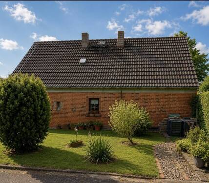Außenansicht - Sanierungsbedürftiges Einfamilienhaus mit kleinem Gartengrundstück