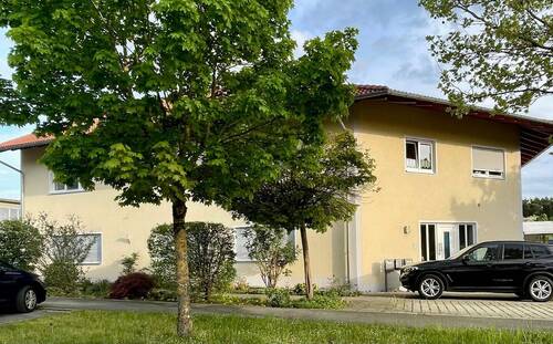 Außen7.jpeg - Mehrfamilienhaus, Wohnhaus in Leinburg