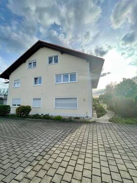 Außen2.jpeg - Mehrfamilienhaus, Wohnhaus in Leinburg zum Kaufen