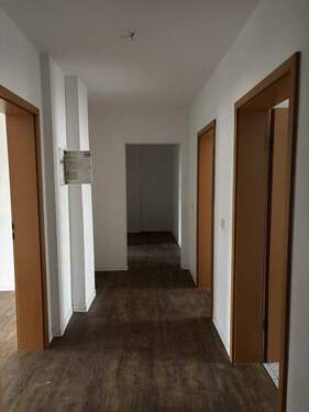 Flur - 4 Zimmer Etagenwohnung zur Miete in Erfurt