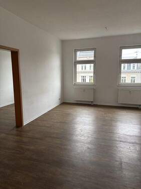 Wohnzimmer - 4 Zimmer Etagenwohnung in Erfurt