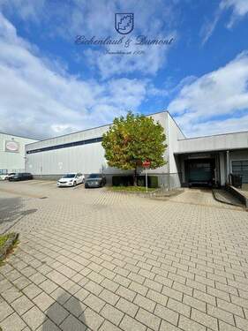 Logistikgebäude mit Rolltoren - Büro in Nonnweiler / Otzenhausen zum Kaufen