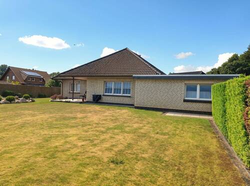 Rückansicht - Verbessert - (KI generiert) - 6 Zimmer Einfamilienhaus zum Kaufen in Drentwede