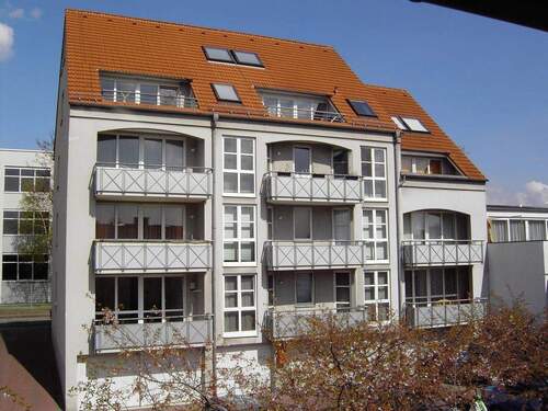 Haus ansicht - SCHÖNE HELLE, NEUWERTIGE 2. ZIMMER DIREKT VOM EIGENTÜMER