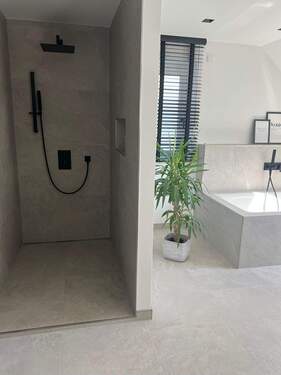 Badezimmer Beispielbild - 7 Zimmer Einfamilienhaus in Dommitzsch