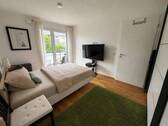 Schlafzimmer mit Zugang Balkon - 