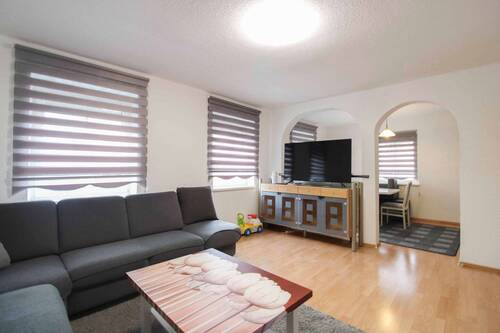 Wohn- und Esszimmer - 5 Zimmer Einfamilienhaus in Schrobenhausen