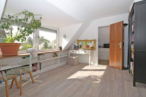 Schlafzimmer mit Ankleide im Og. - 