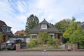 Frontansicht - Individuelles und charmantes Einfamilienhaus in Bestlage von Norderstedt!