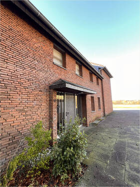 Peter Dondorf Immobilien - Modernes Ein-Zweifamilienhaus mit großem Grundstück in Aachen-Lichtenbusch!