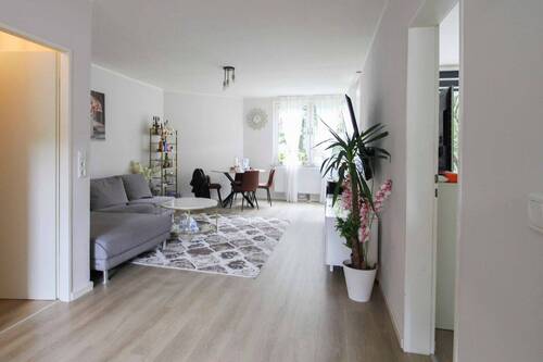 Wohnbereich - Erdgeschosswhg. mit Balkon - 165.000,00 EUR Kaufpreis, ca.  75,00 m² Wohnfläche