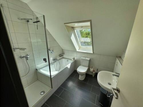 Badezimmer - Reihenendhaus mit 97,00 m&sup2; in Achim zum Kaufen