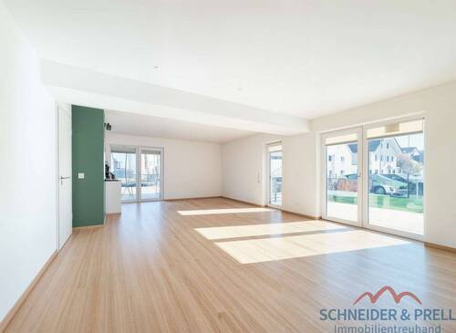 Vorschau- Wohnzimmer leer - 3 Zimmer Etagenwohnung zum Kaufen in Memmingen