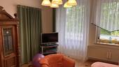 Wohnzimmer mit Balkon - 