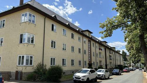Straßenansicht - 4 Zimmer Etagenwohnung zum Kaufen in Rodewisch
