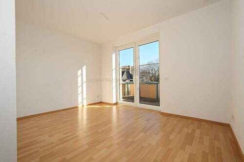 Wohnzimmer - 4 Zimmer Etagenwohnung zur Miete in Burkhardtsdorf