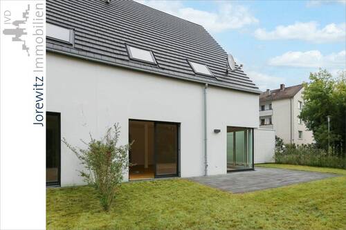 003 - Seitenansicht - 4 Zimmer Doppelhaushälfte in Bielefeld