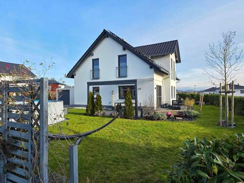 Westansicht - 5 Zimmer Einfamilienhaus in Lautertal