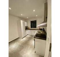 Nähe Sulzbacherstraße ! 3-Zi.-Whg. für WG, 73 m², mit moderner, EBK, 2. OG ohne Balkon - Nürnberg Gärten b Wöhrd