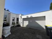Doppelgarage mit Anbau - 