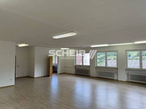 Großraumbüro - Büro im Obergeschoss - saniert - 845,00 EUR Kaltmiete,